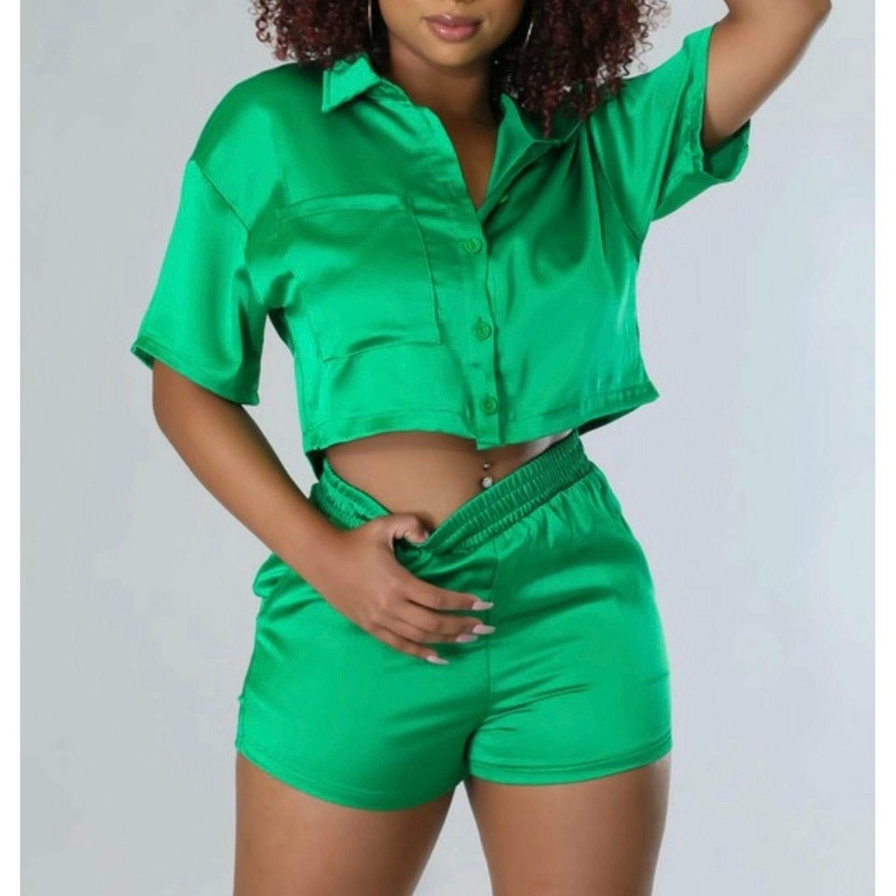Green Women's Shorts Set - Picture 3 of 4